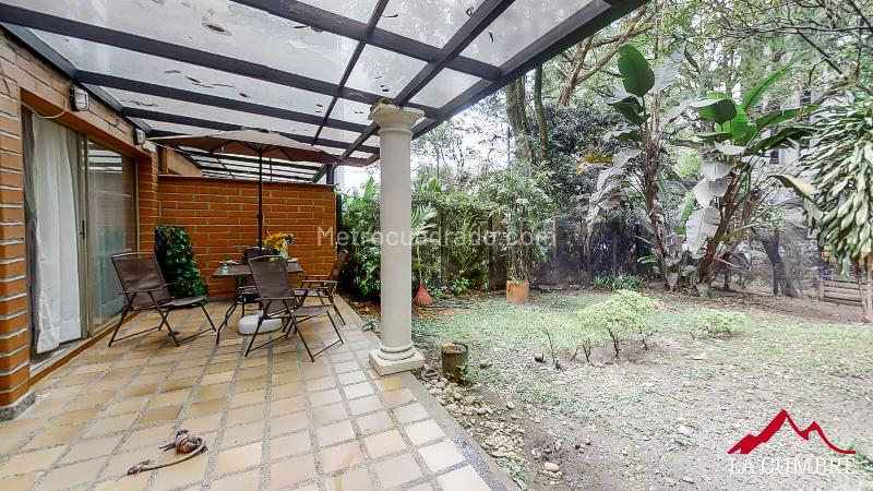 Casa de 3 Alcobas y 5 Baños en La Cola del Zorro - 2