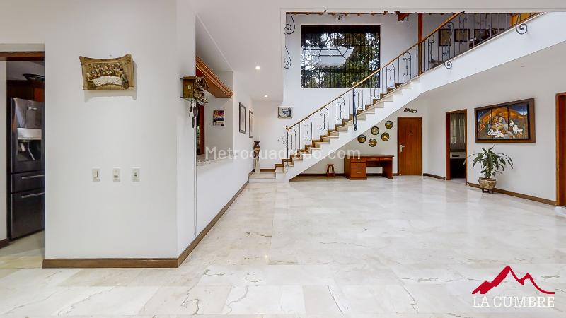 Casa de 3 Alcobas y 5 Baños en La Cola del Zorro - 7