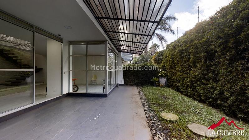 2-Level 3BR House in El Tesoro, El Poblado - 3