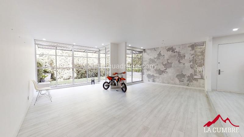 Casa de 3 Alcobas en Dos Niveles en El Tesoro, El Poblado