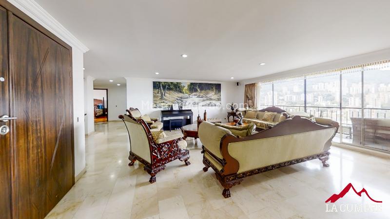 Stunning 4BR Penthouse in El Poblado Las Palmas