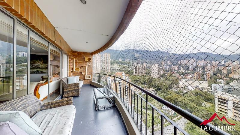 Penthouse Espectacular de 4 Alcobas en El Poblado Las Palmas - 2