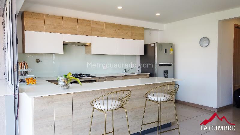 Apartamento Amoblado de 2 Alcobas con Gimnasio en Loma San Julián - 4