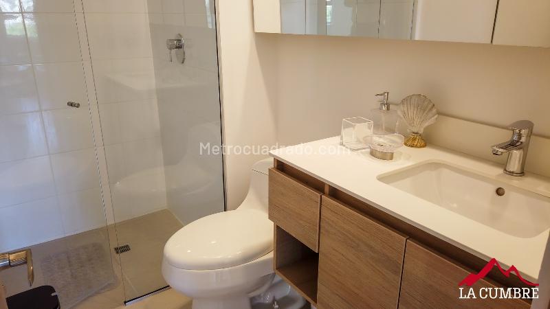 Apartamento Amoblado de 2 Alcobas con Gimnasio en Loma San Julián - 9