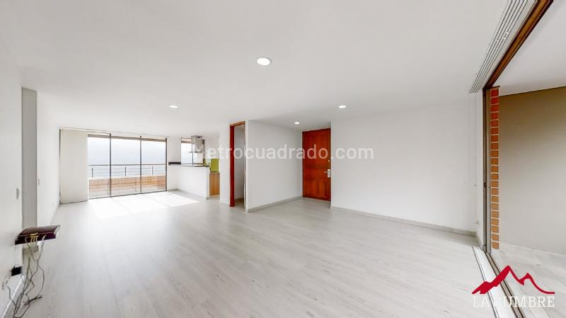 Apartamento de Lujo de 3 Alcobas con Piscina en El Poblado El Tesoro