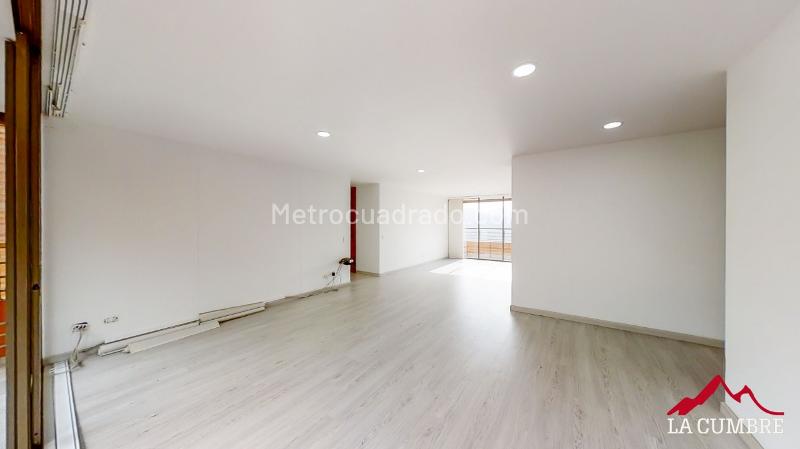 Luxury 3BR Apartment with Pool in El Poblado El Tesoro - 2
