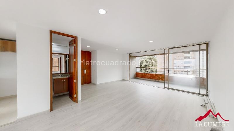 Luxury 3BR Apartment with Pool in El Poblado El Tesoro - 4