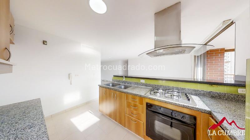 Luxury 3BR Apartment with Pool in El Poblado El Tesoro - 6