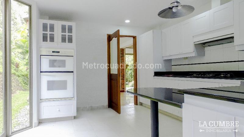 Casa en Alquiler de 3 Alcobas en Altos del Poblado - 8