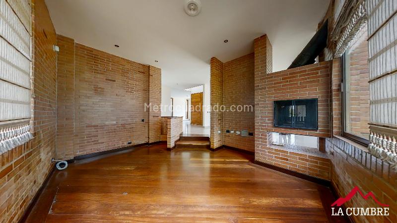 3BR House with Private Jacuzzi, Sauna & 24/7 Security in El Poblado (La Calera) - 6