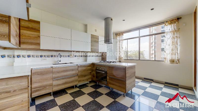 3BR House with Private Jacuzzi, Sauna & 24/7 Security in El Poblado (La Calera) - 7