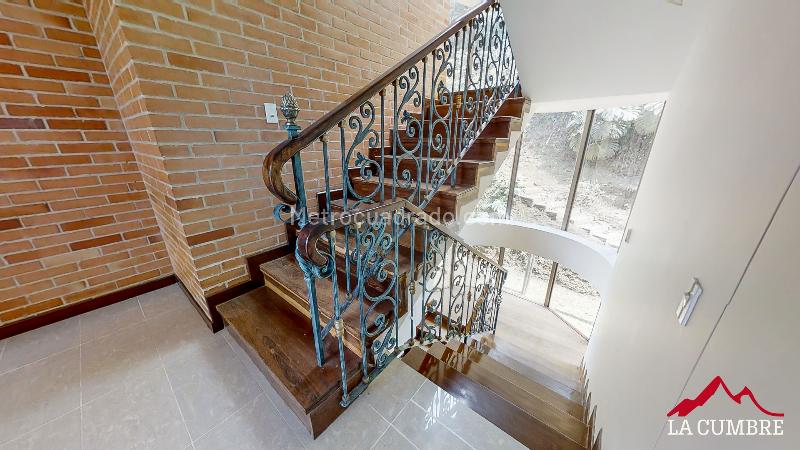 3BR House with Private Jacuzzi, Sauna & 24/7 Security in El Poblado (La Calera) - 9