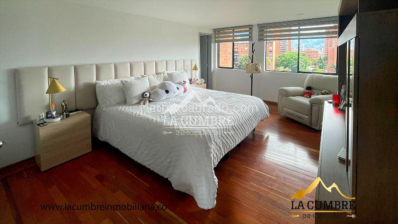 Spacious 3BR Apartment with Pool in Loma El Campestre - 6