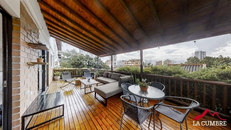 Casa Amoblada de 3 Alcobas en Altos del Poblado (Unidad Cerrada) - 2