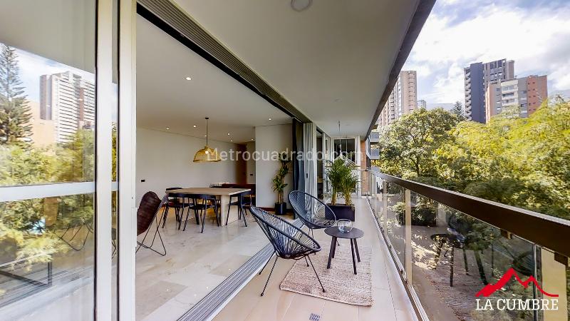 Luxurious 3BR Apartment in Poblado Loma de Alejandria - 6