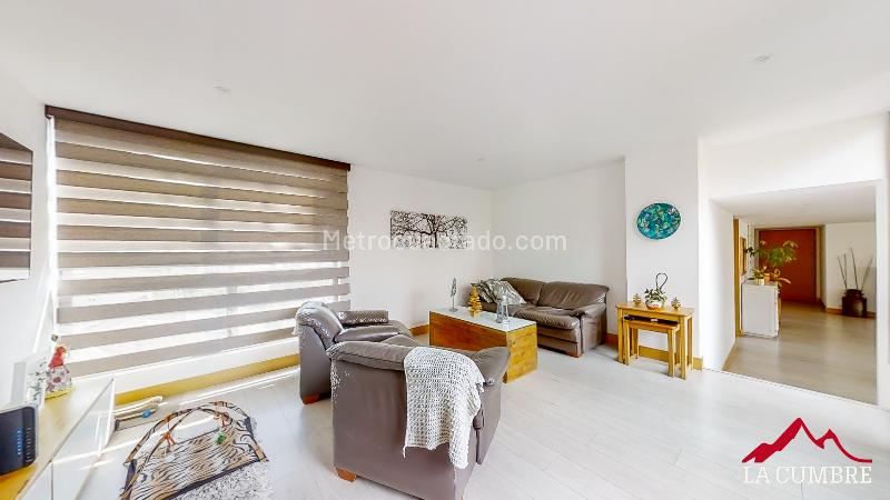 Apartamento Amplio de 4 Alcobas con Amenidades en Los Balsos - 7