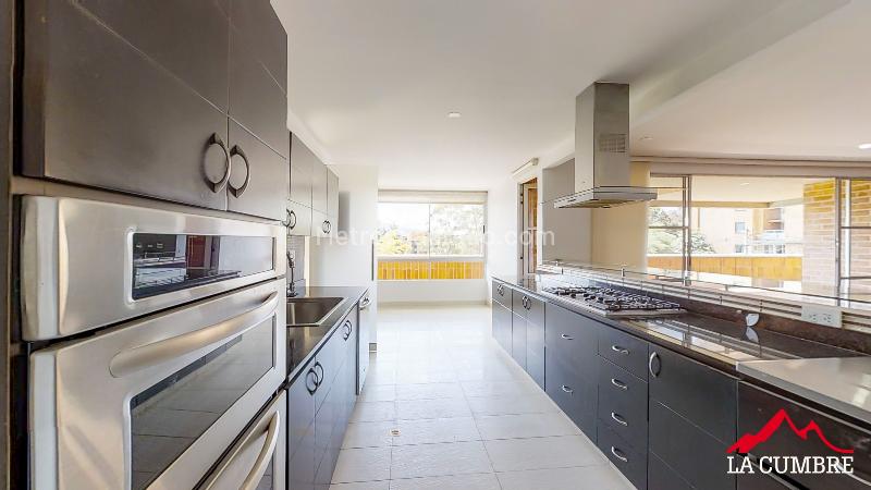 Apartamento de Lujo de 4 Alcobas y 5 Baños en El Poblado La Calera - 5