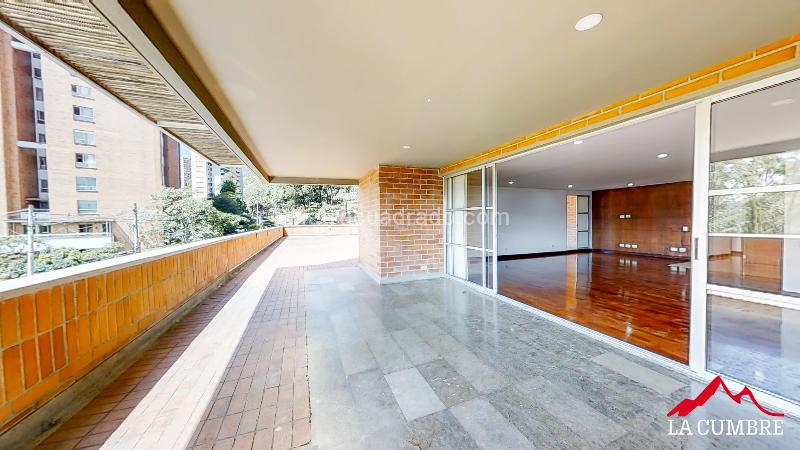 Apartamento de Lujo de 4 Alcobas y 5 Baños en El Poblado La Calera - 6