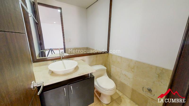 Apartamento de Lujo de 4 Alcobas y 5 Baños en El Poblado La Calera - 7