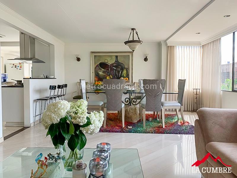 Apartamento Amplio de 4 Alcobas con Salón Social en El Campestre - 3