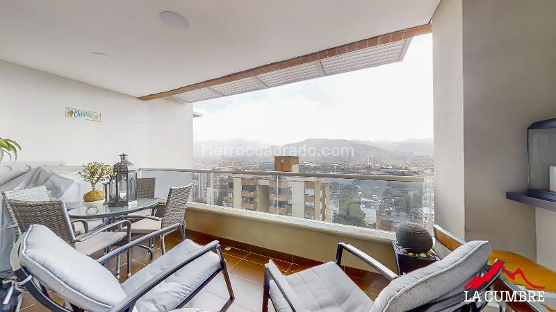 4BR Apartment with Gym in Santa Maria de Los Angeles - 4