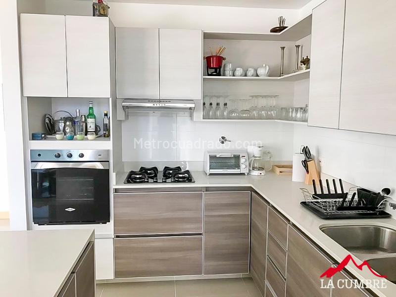 Furnished 3BR Apartment with Double Private Covered Parking in El Poblado (Santa María) - 5