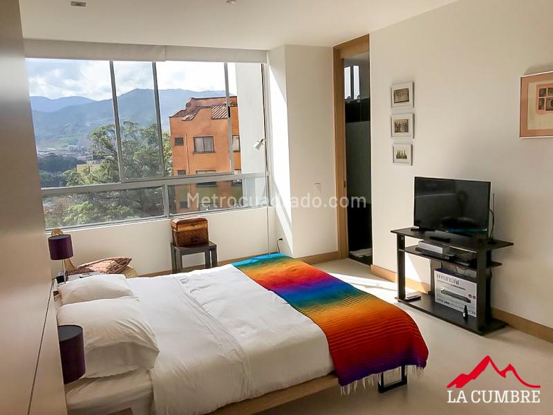Furnished 3BR Apartment with Double Private Covered Parking in El Poblado (Santa María) - 7