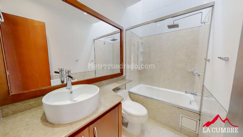 3BR House for Rent in El Tesoro (El Poblado) with Double Covered Parking - 8