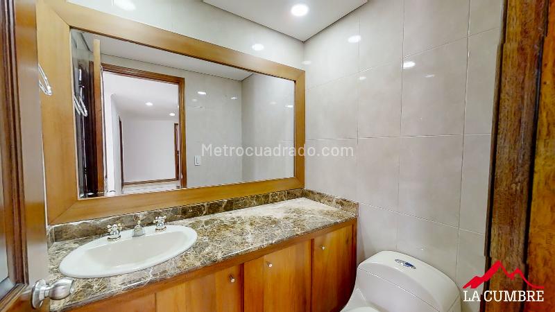 Apartamento Amplio de 3 Alcobas en El Poblado Las Palmas - 9