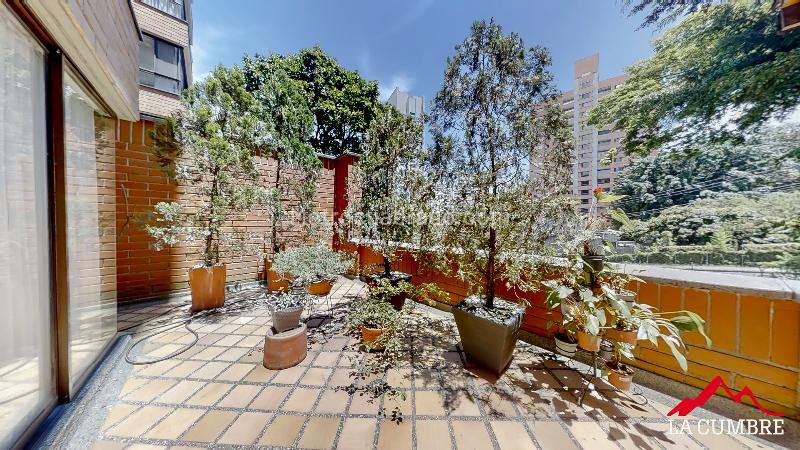 Apartamento en Arriendo de 3 Alcobas en El Poblado Loma de los Parra - 2