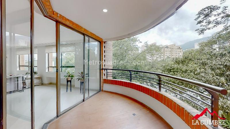 Apartamento de 3 Alcobas en San Lucas, El Poblado (3 Parqueaderos Privados) - 2