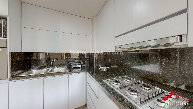 Apartamento de 3 Alcobas en San Lucas, El Poblado (3 Parqueaderos Privados) - 5