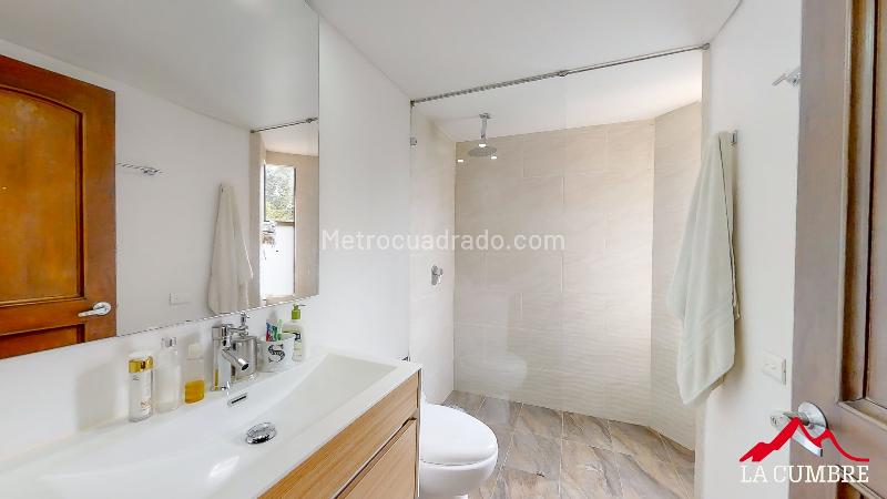Apartamento de 3 Alcobas en San Lucas, El Poblado (3 Parqueaderos Privados) - 8