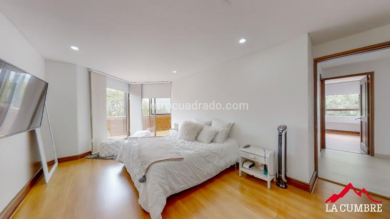 Apartamento de 3 Alcobas en San Lucas, El Poblado (3 Parqueaderos Privados) - 9