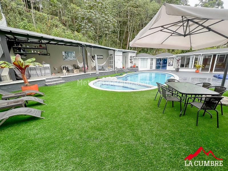 Casa en Arriendo de 3 Alcobas en El Tesoro con Piscina - 2