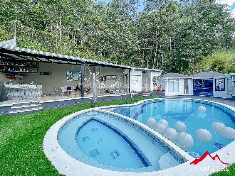 Casa en Arriendo de 3 Alcobas en El Tesoro con Piscina - 3