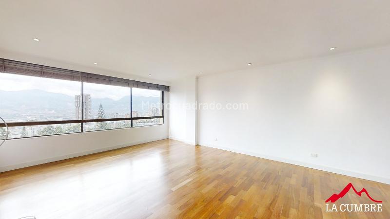 3BR Apartment with 3 Baths in El Tesoro, El Poblado (Gated Unit)