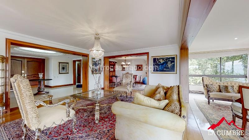 Apartamento lujoso de 4 Alcobas en El Tesoro - 2