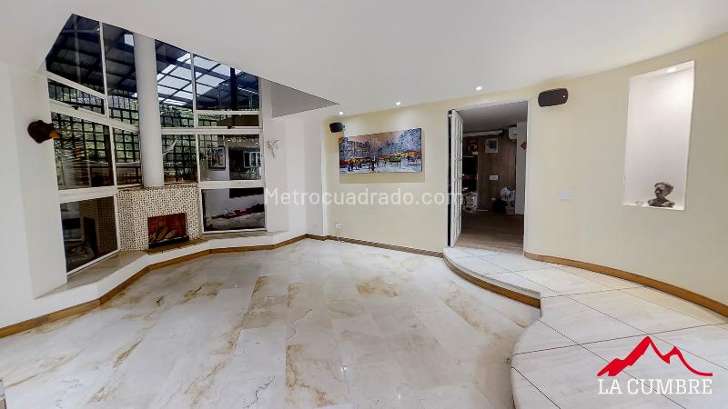 Spacious 5BR House in El Poblado El Tesoro - 2