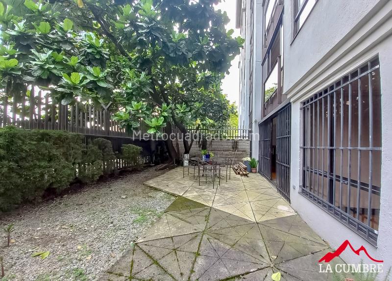 Spacious 3BR Apartment in El Poblado - 3
