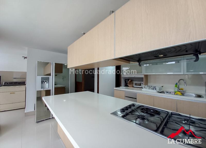 Spacious 3BR Apartment in El Poblado - 6