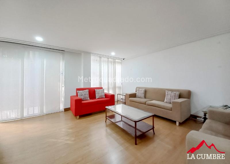 Spacious 4BR Apartment in Astorga