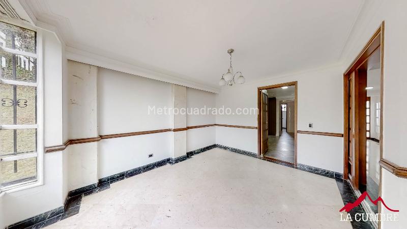 Casa de 4 Alcobas con 4 Parqueaderos en Altos del Poblado - 3