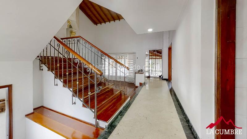 Casa de 4 Alcobas con 4 Parqueaderos en Altos del Poblado - 7