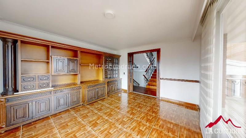 Casa de 4 Alcobas con 4 Parqueaderos en Altos del Poblado - 8