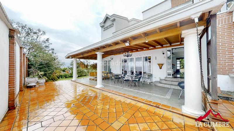 Casa de 4 Alcobas y 5 Baños en Altos del Poblado (Cola del Zorro) - 4