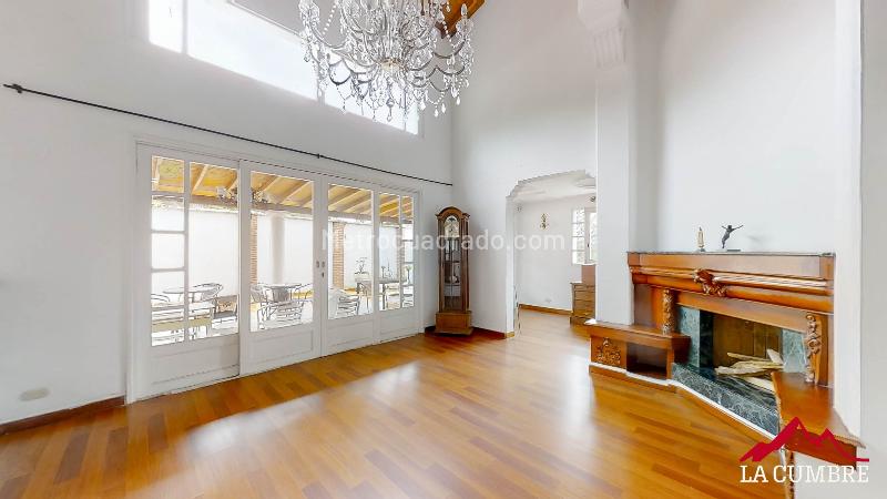 Casa de 4 Alcobas y 5 Baños en Altos del Poblado (Cola del Zorro) - 6