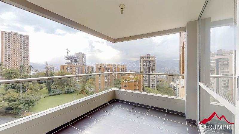 Apartamento Amoblado de 2 Alcobas en Los Balsos, El Poblado - 2