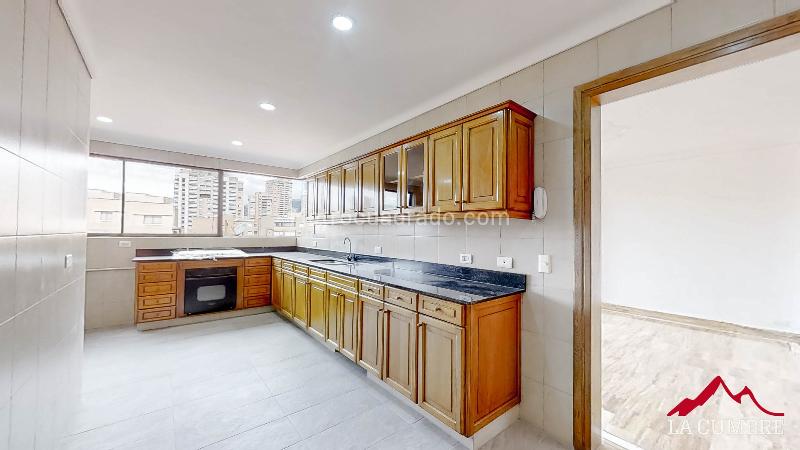 Luxury 4BR Apartment in Poblado Alejandria - 5