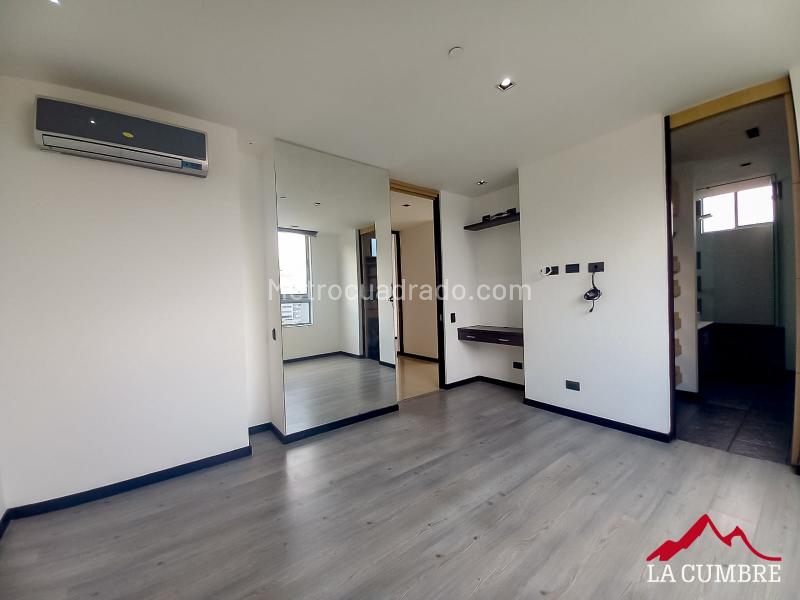 2BR Apartment for Rent in El Poblado-Castropol with 2 Covered Parking - 8